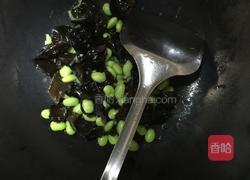 毛豆木耳炒鸡蛋的做法图解5
