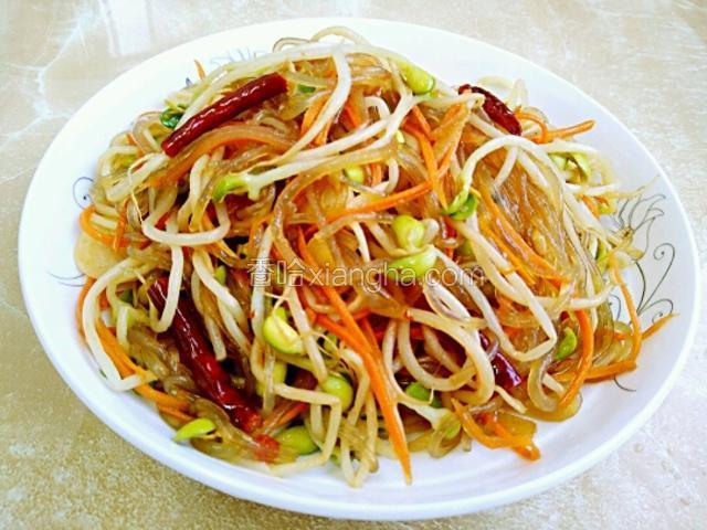 黄豆芽炒粉条就做好了！