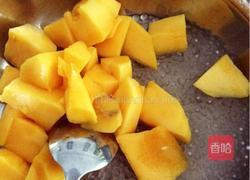 椰汁芒果西米露的做法图解4