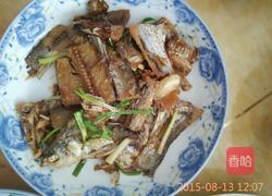 油焖风干翘嘴鱼的做法图解2