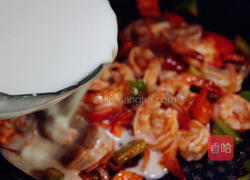 椰奶虾的做法图解10