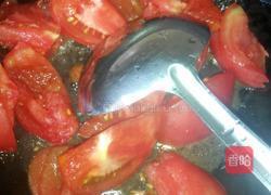 西红柿炒蟹味菇的做法图解4