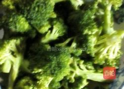 小炒西兰花的做法图解1