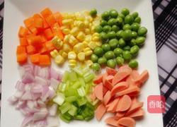 虾仁鸡蛋饼的做法图解1