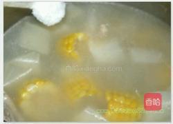 玉米排骨汤。的做法图解4