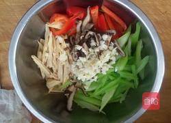 凉拌芹菜腐竹的做法图解5