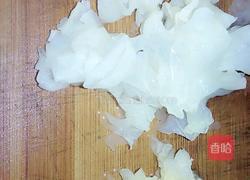 桂圆红枣银耳汤的做法图解2