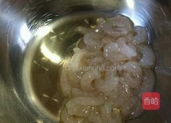 虾仁鸡蛋卷的做法图解1