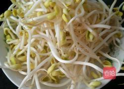 蚝油爆炒豆芽的做法图解1