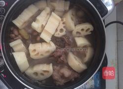 莲藕花生骨头汤的做法图解4