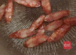 （异国风情）荷兰豆炒腊肠的做法图解3