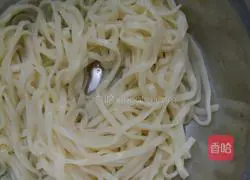 Illustration of how to make noodles 6