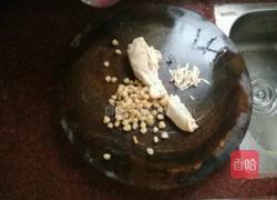 瑶柱鸡丝粥的做法图解2