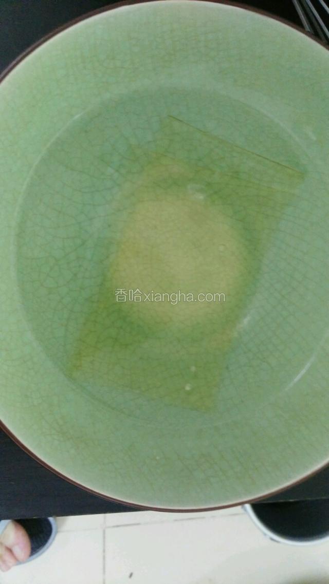 吉利丁片用冷水先泡软