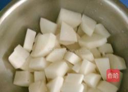 白萝排骨的做法图解1