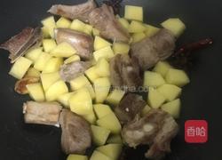 排骨烧土豆的做法图解6