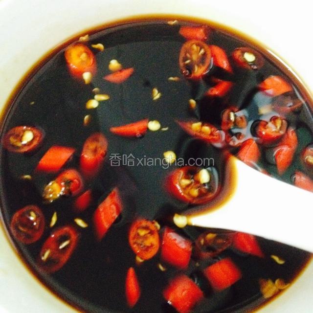 加小半碗水调成汁