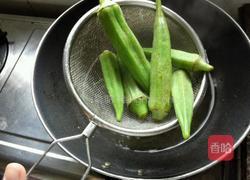 秋葵小炒肉的做法图解2