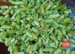 鸡蛋玉米炒空心菜根的做法图解2