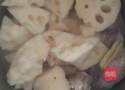 骨头莲藕汤的做法图解3