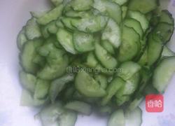 简单的清炒黄瓜的做法图解1