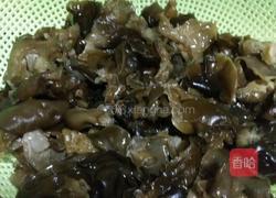 素炒木耳胡萝卜的做法图解1