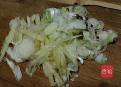 素炒木耳胡萝卜的做法图解3