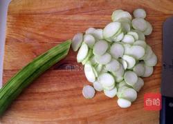 丝瓜炒鸡蛋的做法图解2