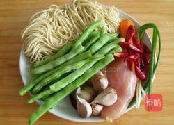 豆角焖面的做法图解1