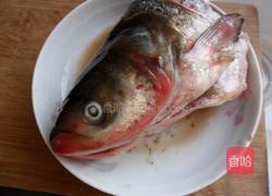 剁椒鱼头的做法图解2