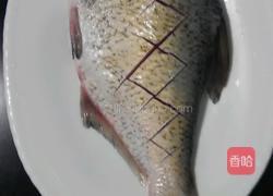 糖醋鳊鱼的做法图解1