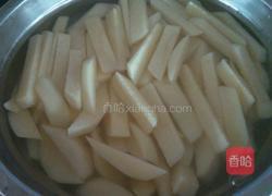 炸新土豆条的做法图解2