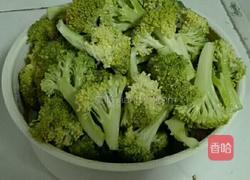 叉烧西兰花的做法图解1