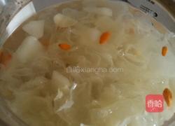 百合银耳雪梨汤的做法图解6