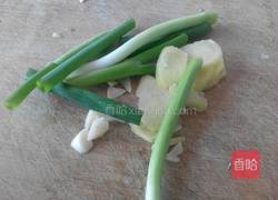 韭菜馅包子的做法图解2