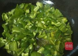 青椒炒肉的做法图解5