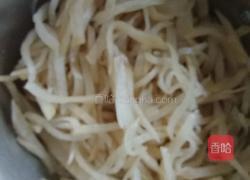 牛肉丝炒榨菜的做法图解2