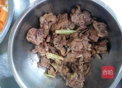 时蔬炖鸭腿的做法图解2