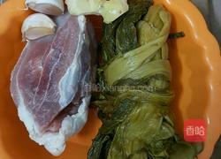 酸菜肉丝的做法图解1