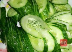 火腿肠炒黄瓜的做法图解1