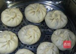 猪肉芹菜香菇包子的做法图解9