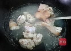 黄豆焖猪蹄的做法图解1