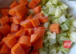 凉拌腐竹芹菜花生米丁的做法图解6