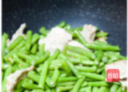 豇豆炒肉片的做法图解3