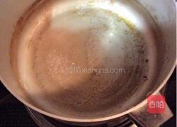 焦糖奶茶的做法图解3