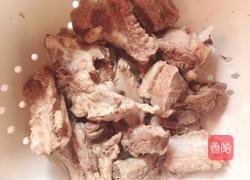 莲藕排骨汤的做法图解2