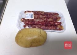 香肠煎土豆的做法图解1