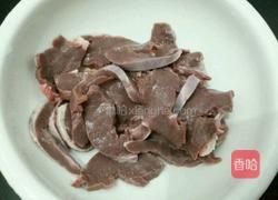 滋补猪心汤的做法图解2