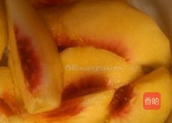 黄桃罐头的做法图解2