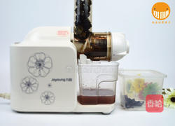 鸡尾酒葡萄果汁的做法图解3